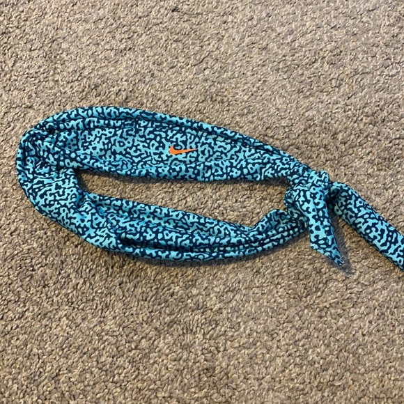 Nike Accessories - Nike Tie Headband